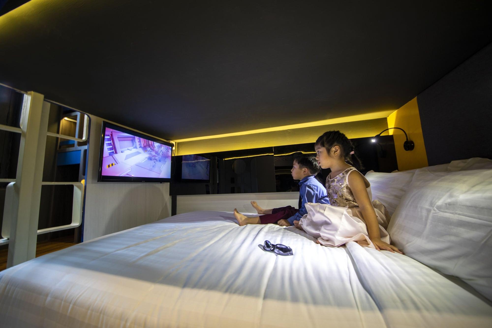 Cube Family Boutique Capsule Hotel At Chinatown Singapore Exterior photo