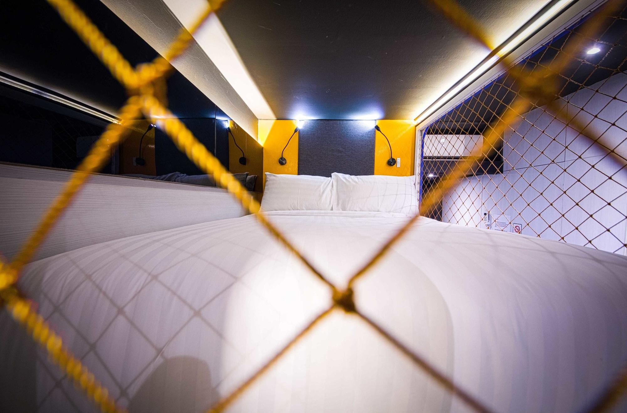 Cube Family Boutique Capsule Hotel At Chinatown Singapore Exterior photo